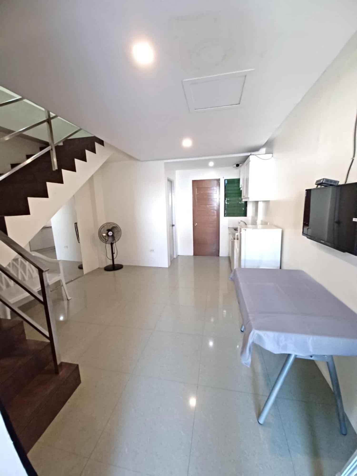 2020 Travelers Inn Dumaguete City Exteriör bild