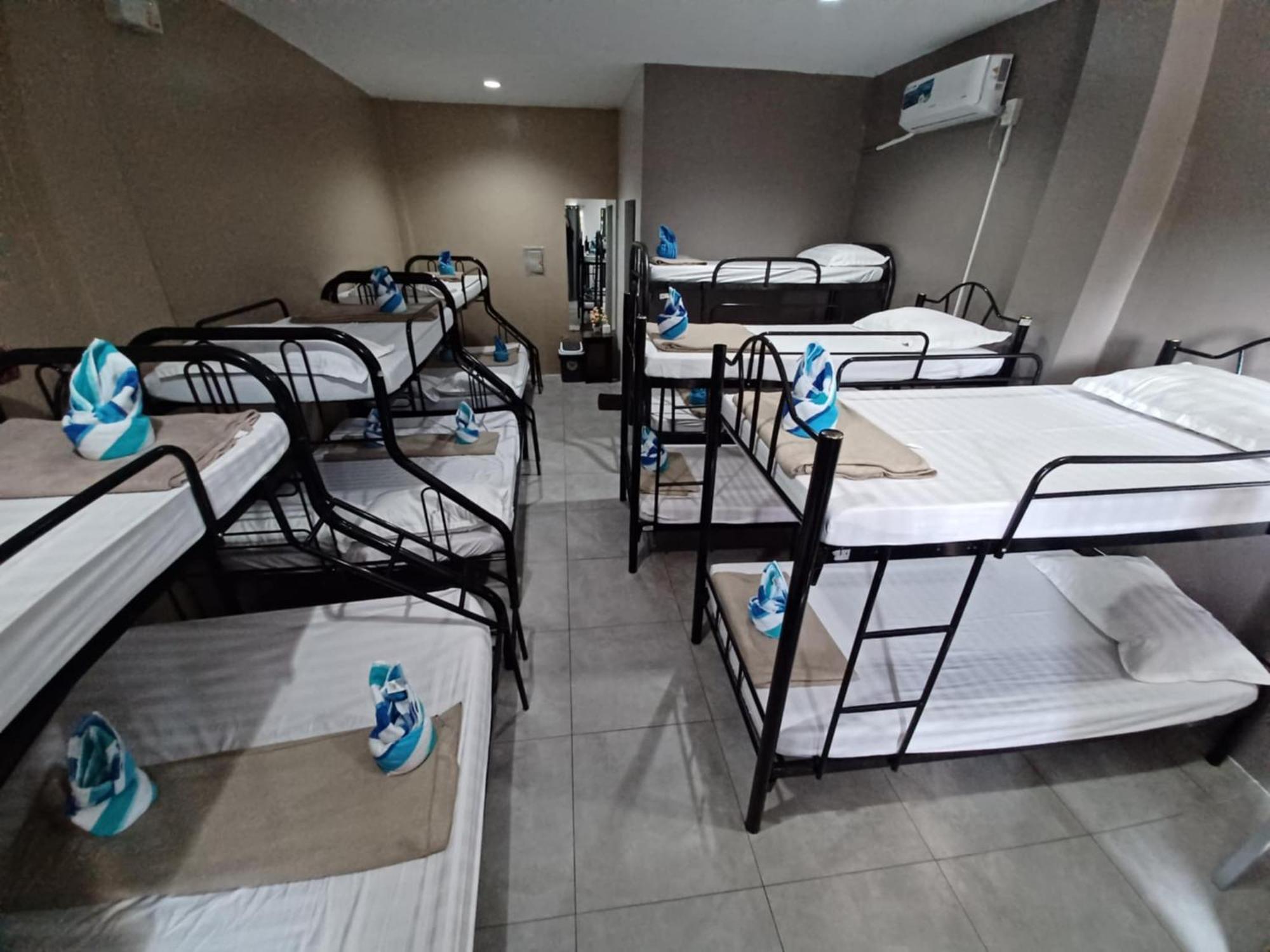 2020 Travelers Inn Dumaguete City Exteriör bild